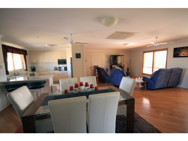 9 David Place, Kingaroy QLD 4610