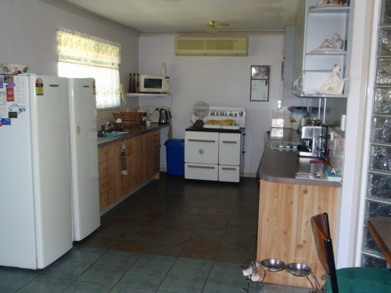 Ellesmere QLD 4610