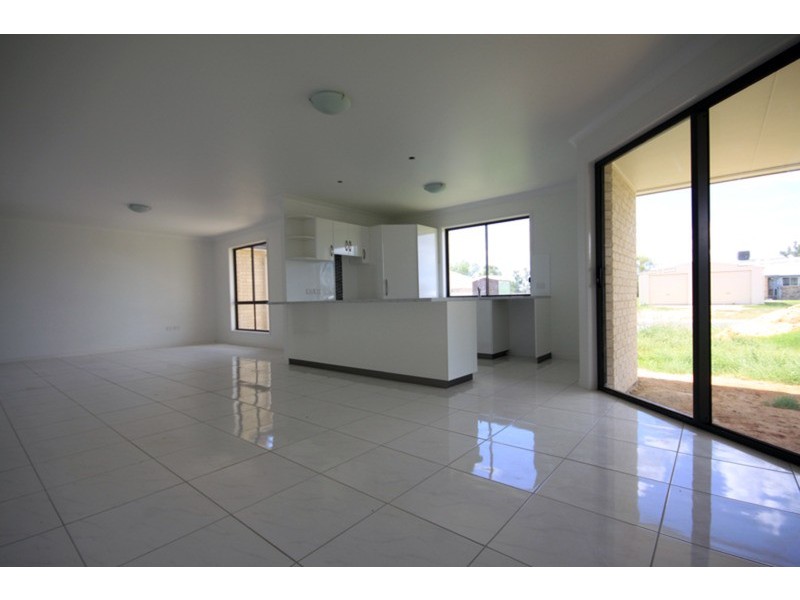 1/4 Dudley  Street, Chinchilla QLD 4413