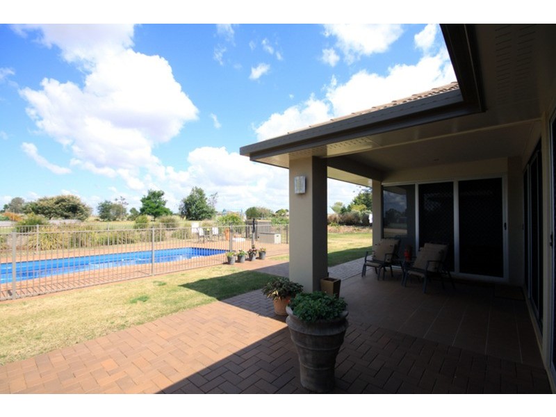 4 Brittany Court, Kingaroy QLD 4610