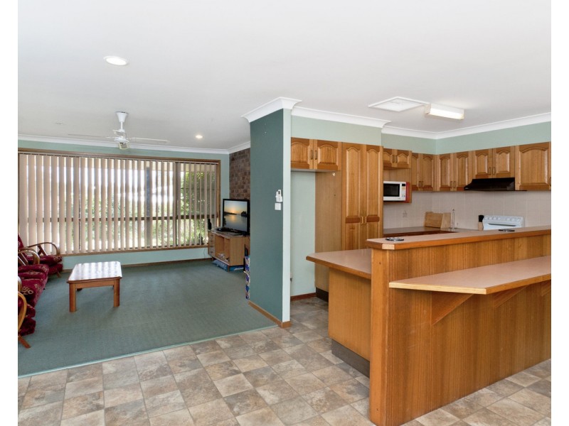 24 Fiona Crescent, Lake Cathie NSW 2445