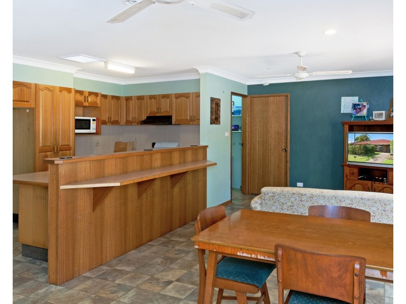 24 Fiona Crescent, Lake Cathie NSW 2445