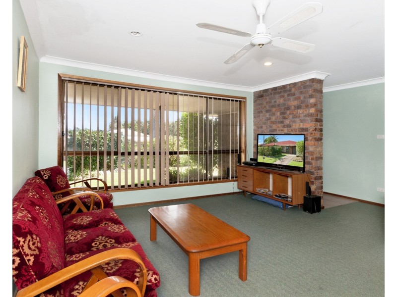 24 Fiona Crescent, Lake Cathie NSW 2445