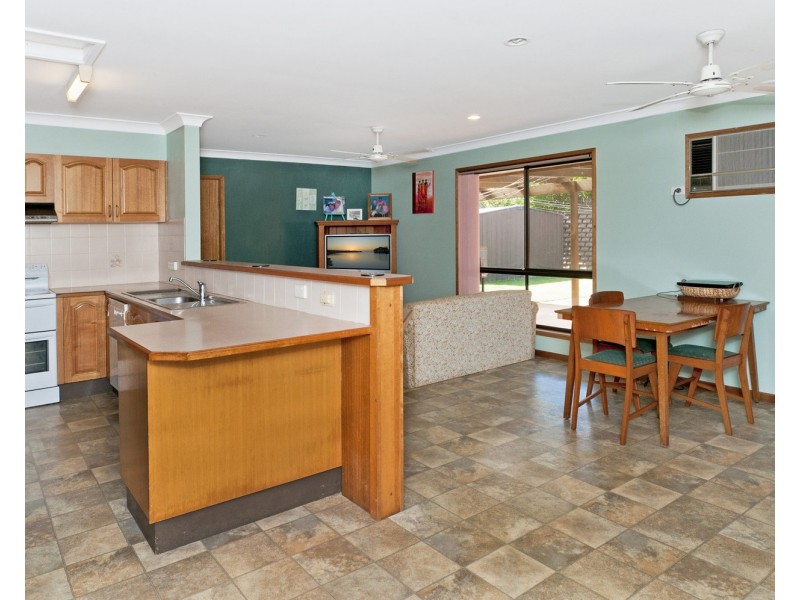 24 Fiona Crescent, Lake Cathie NSW 2445