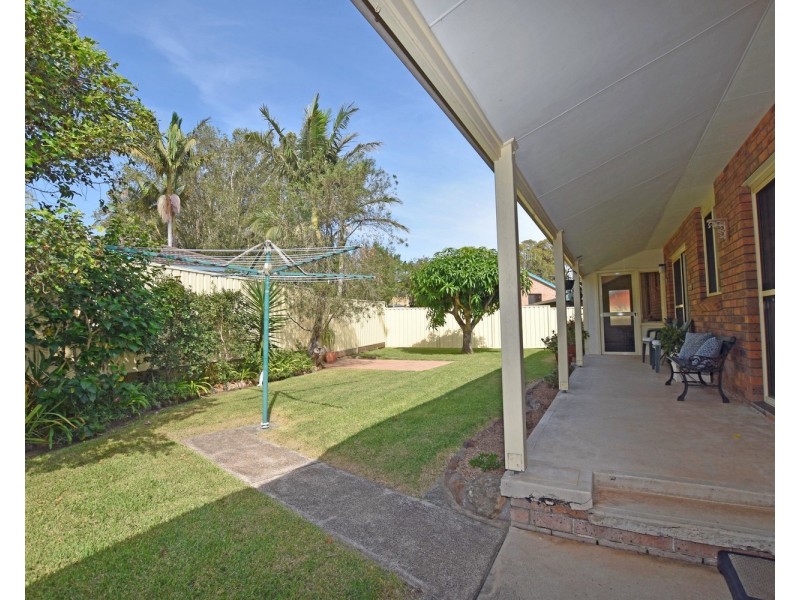 2 Banjora Place, Lake Cathie NSW 2445