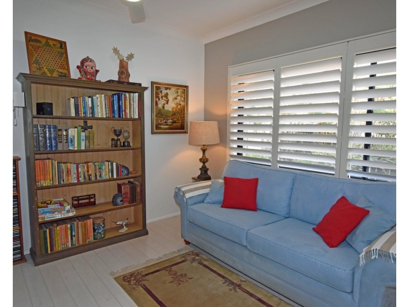 2 Seaview Avenue, Dunbogan NSW 2443