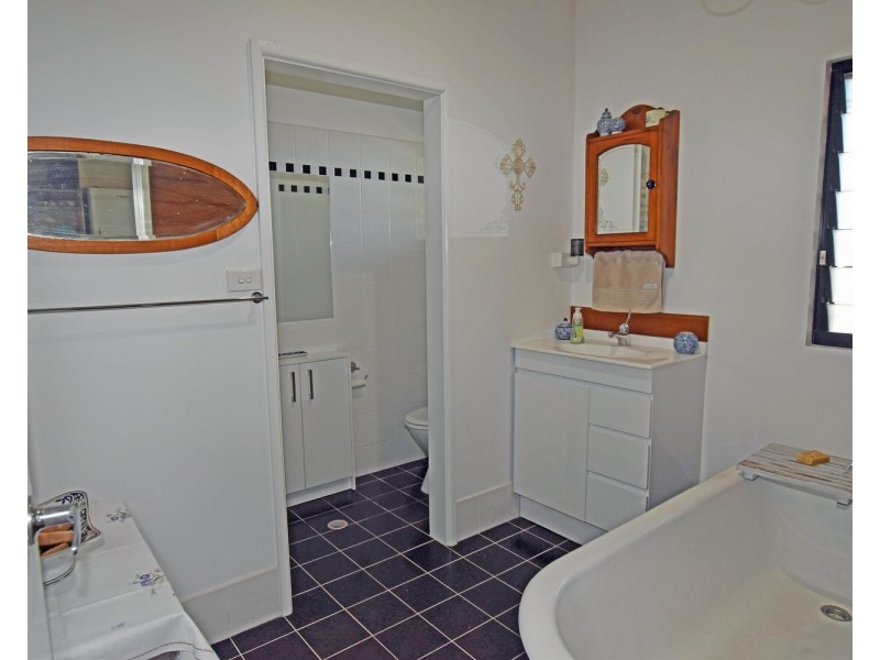 2 Seaview Avenue, Dunbogan NSW 2443