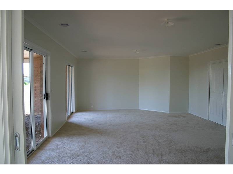 12 Vernon Close, New Gisborne VIC 3438