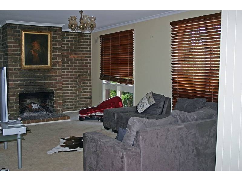 10 Hotham  Avenue, Mount Macedon VIC 3441