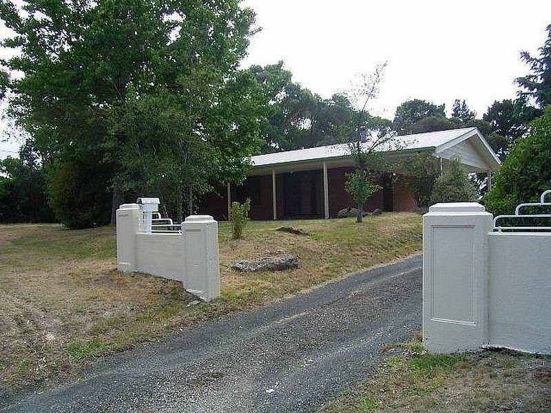 11 Smith Street, Macedon VIC 3440