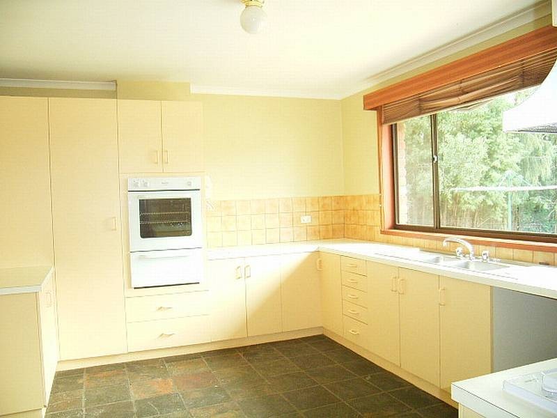 11 Smith Street, Macedon VIC 3440