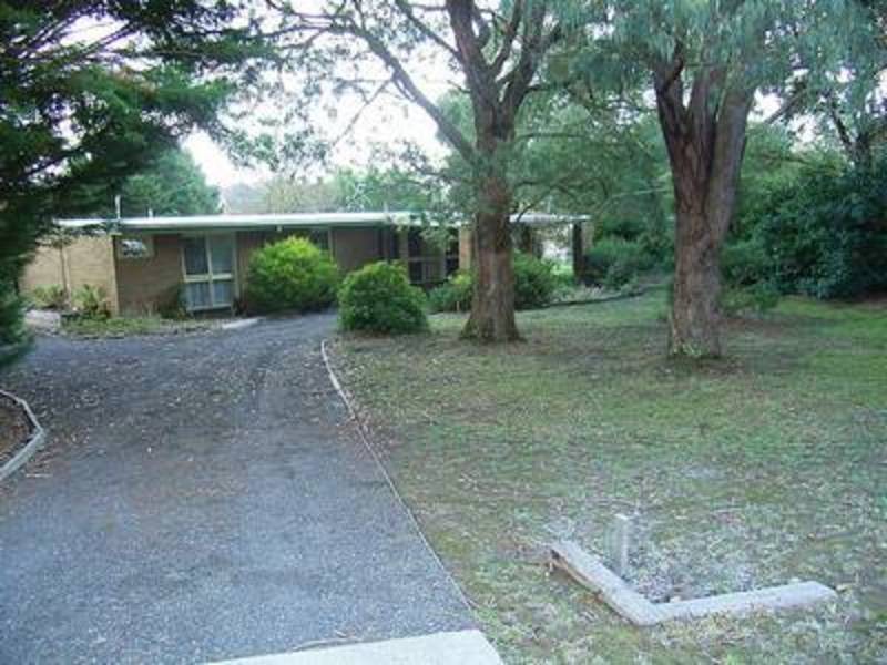 13 Timber Lane, Woodend VIC 3442