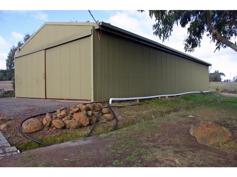 41 Dixon Road, Gisborne VIC 3437
