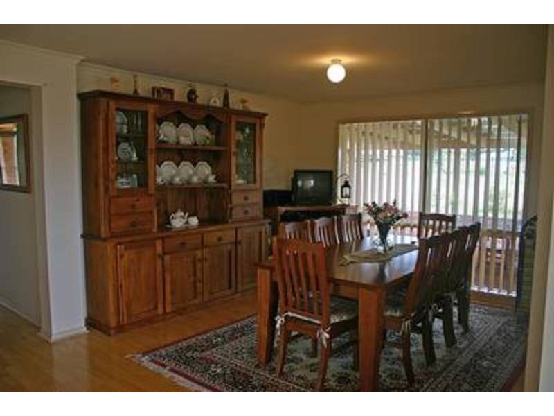 41 Stuartfield Avenue, Romsey VIC 3434