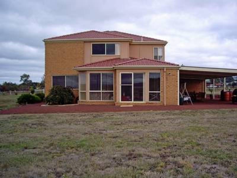 41 Stuartfield Avenue, Romsey VIC 3434