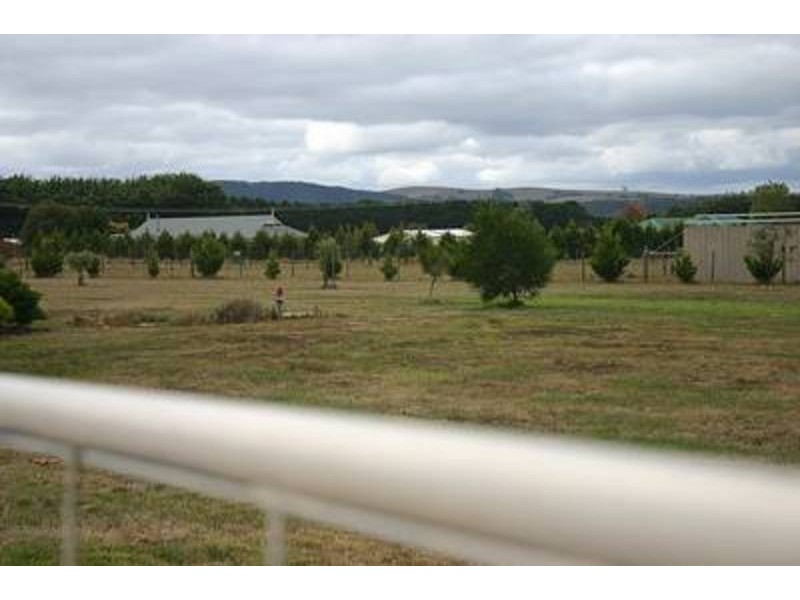 41 Stuartfield Avenue, Romsey VIC 3434