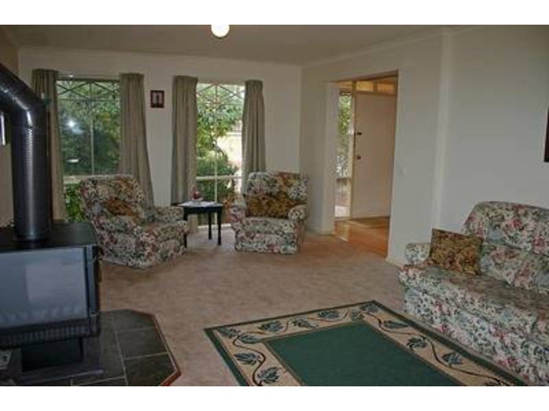 41 Stuartfield Avenue, Romsey VIC 3434