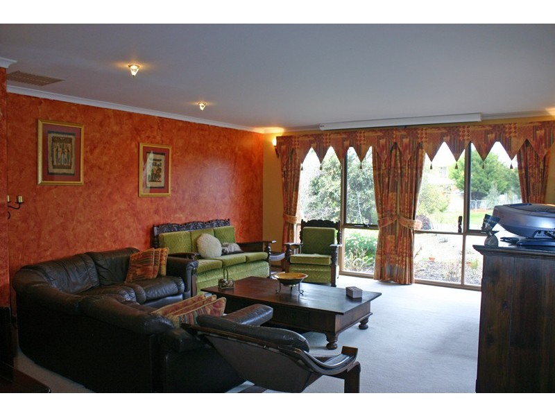 6 Sunrise Court, Gisborne VIC 3437