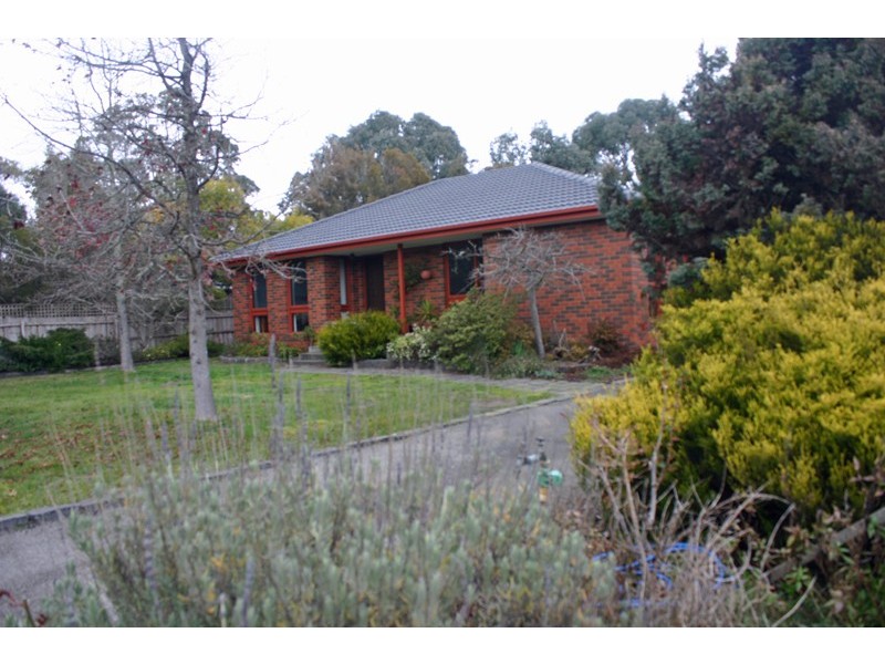 1 Robert Court, Gisborne VIC 3437