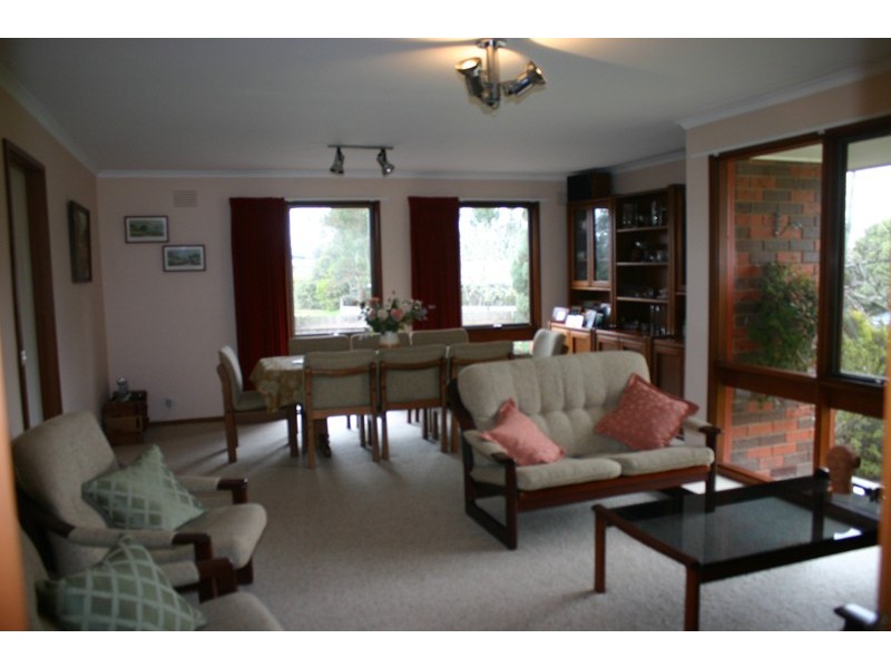 1 Robert Court, Gisborne VIC 3437