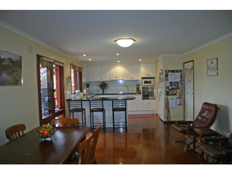 1 Robert Court, Gisborne VIC 3437