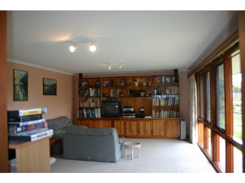 1 Robert Court, Gisborne VIC 3437