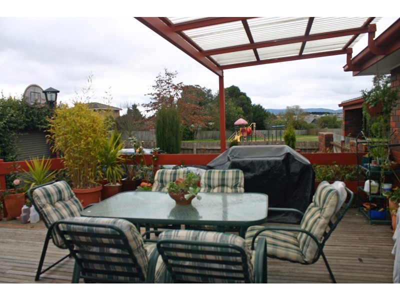 1 Robert Court, Gisborne VIC 3437