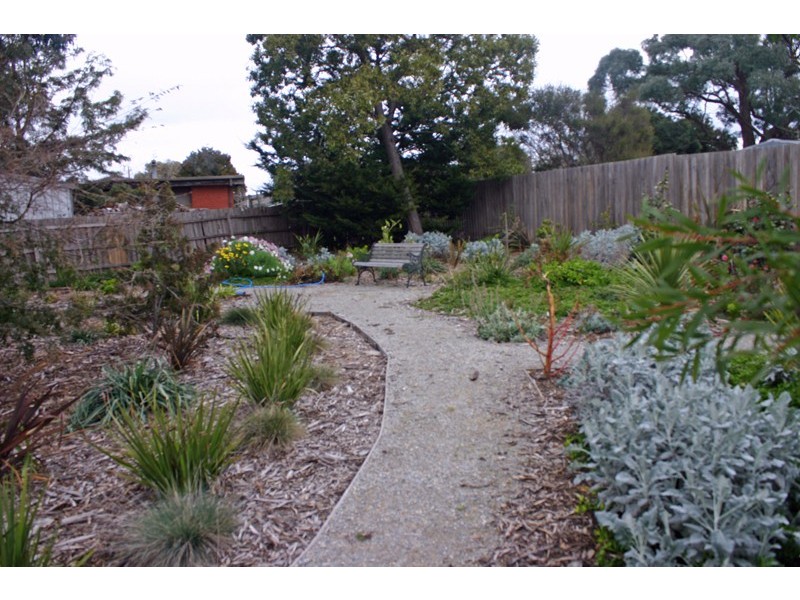 1 Robert Court, Gisborne VIC 3437