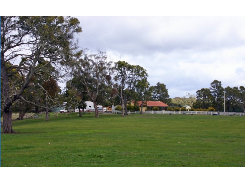 917 Bacchus Marsh Road, Bullengarook VIC 3437