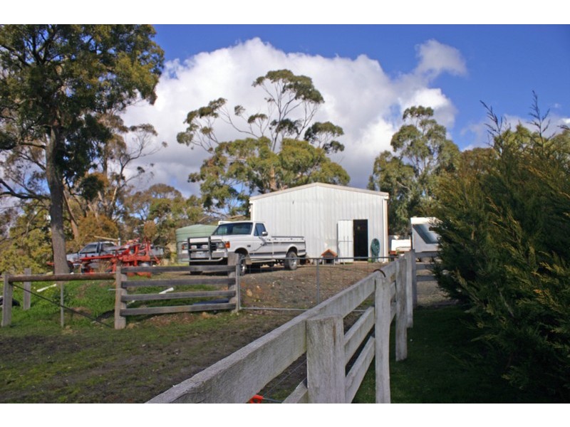917 Bacchus Marsh Road, Bullengarook VIC 3437