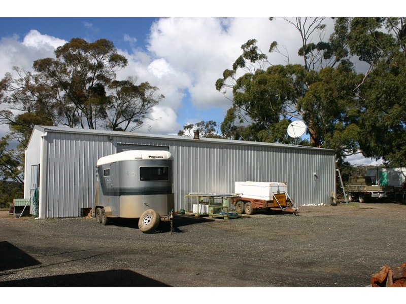 917 Bacchus Marsh Road, Bullengarook VIC 3437