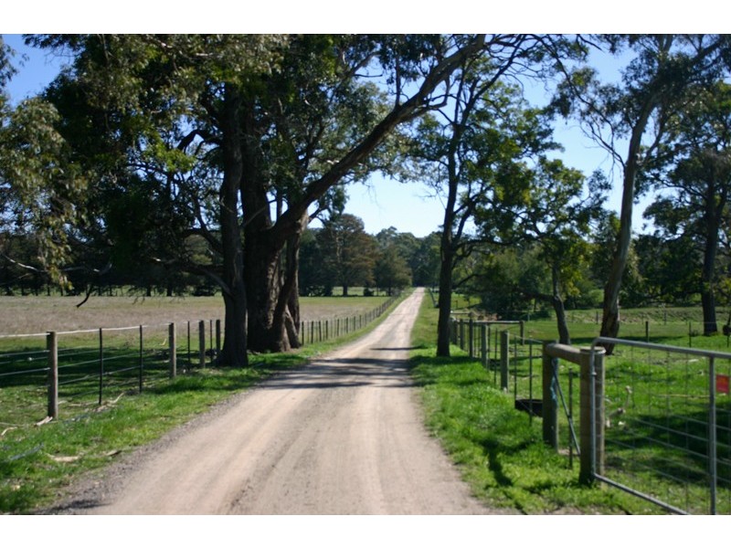 917 Bacchus Marsh Road, Bullengarook VIC 3437