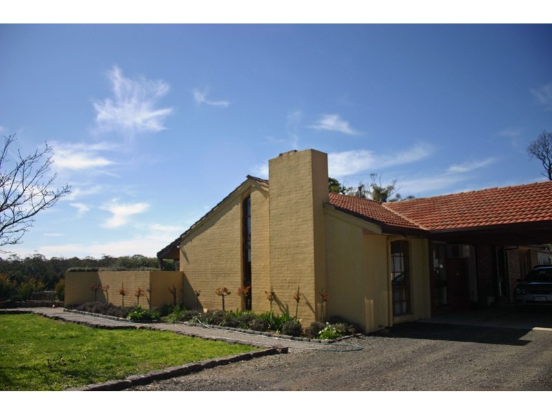 917 Bacchus Marsh Road, Bullengarook VIC 3437