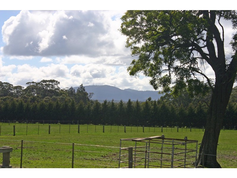 917 Bacchus Marsh Road, Bullengarook VIC 3437