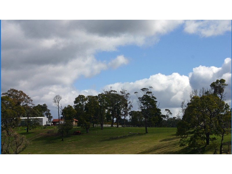 917 Bacchus Marsh Road, Bullengarook VIC 3437