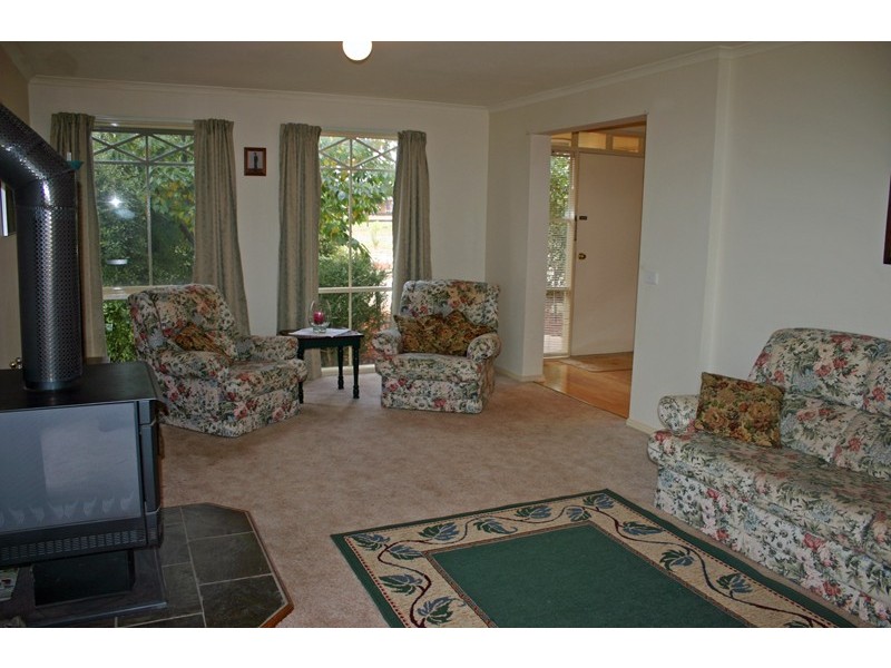 41 Stuartfield Avenue, Romsey VIC 3434