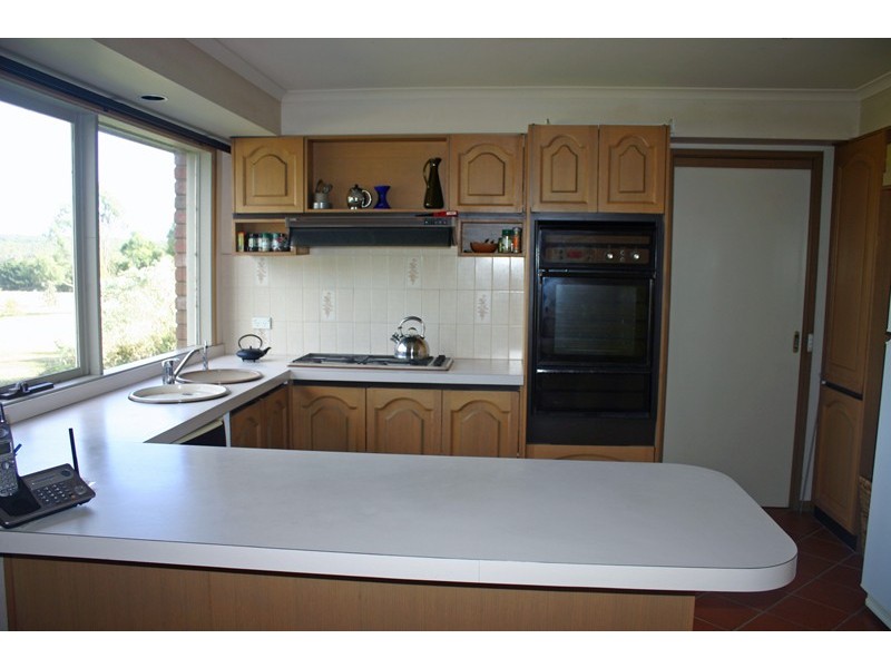 41 Dixon Road, Gisborne VIC 3437