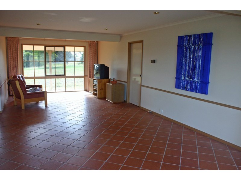 41 Dixon Road, Gisborne VIC 3437