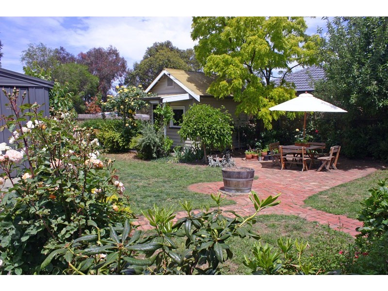 27 Howey Street, Gisborne VIC 3437