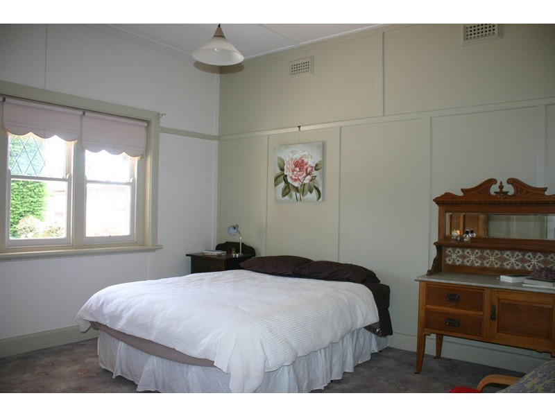 27 Howey Street, Gisborne VIC 3437