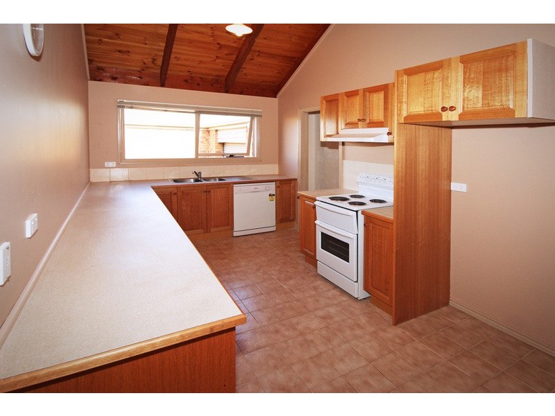 2/64 Sheedy Road, Gisborne VIC 3437