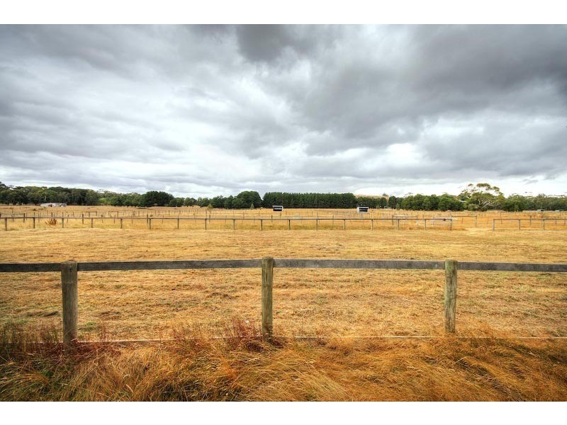 829 Bacchus Marsh Road, Bullengarook VIC 3437