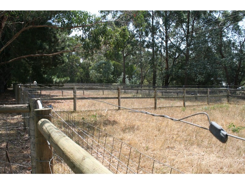 829 Bacchus Marsh Road, Bullengarook VIC 3437