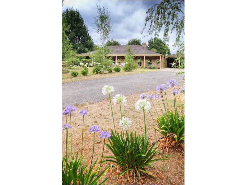 829 Bacchus Marsh Road, Bullengarook VIC 3437