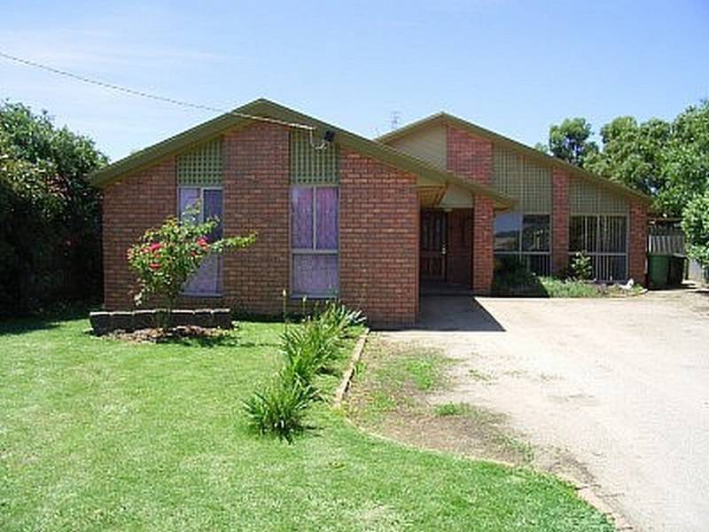 16 Mountain View Way, Gisborne VIC 3437