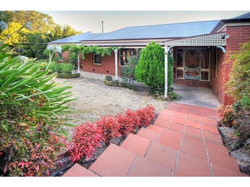 1 Skyline Drive, Gisborne VIC 3437
