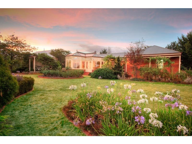 1 Skyline Drive, Gisborne VIC 3437