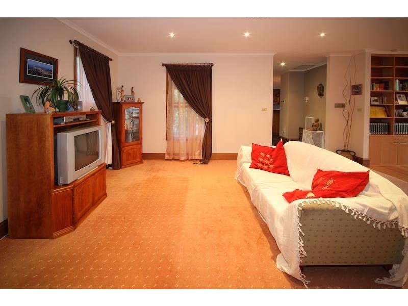 1 Skyline Drive, Gisborne VIC 3437