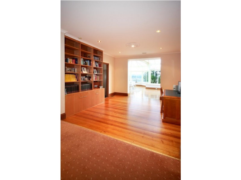 1 Skyline Drive, Gisborne VIC 3437