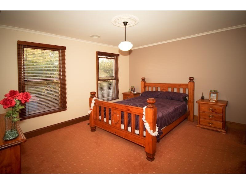 1 Skyline Drive, Gisborne VIC 3437